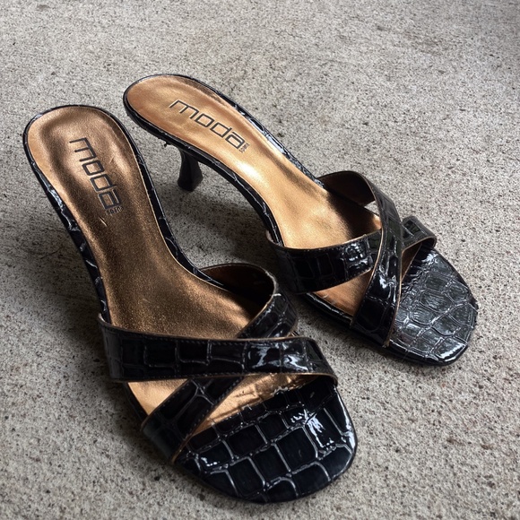 Moda Kitten Heel Mules - Picture 1 of 6